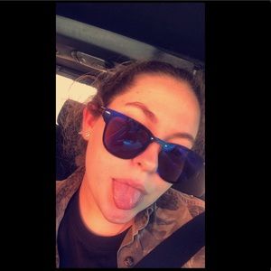 Meet your Posher, Brooke